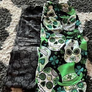 Woman’s holiday leggings